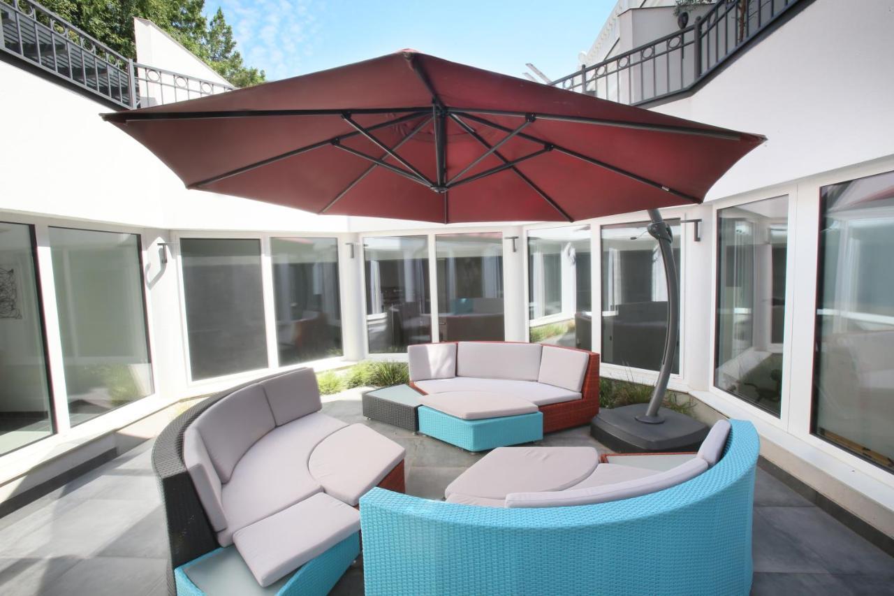 25H Spa-Residenz Best Sleep Privat Garden & Pools Neusiedl am See Extérieur photo